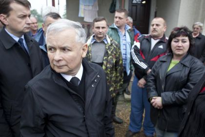 Jarosław Kaczyński na terenach dotkniętych powodzią