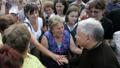 Jarosław Kaczyński na terenach dotkniętych powodzią w woj. małopolskim - 7 czerwca 2010