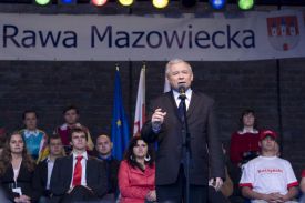 Mieszkańcy Rawy Mazowieckiej przywitali Jarosława Kaczyńskiego